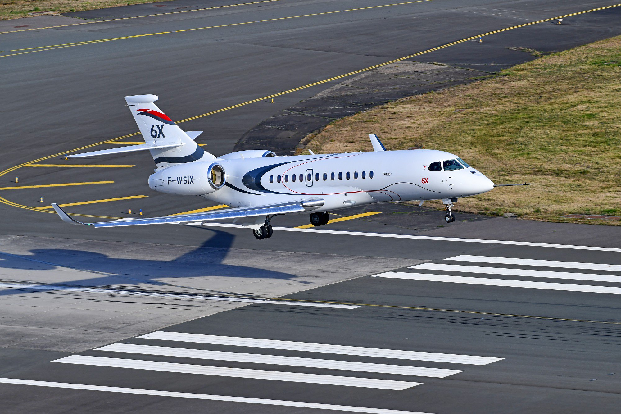 Primer vuelo del Falcon 6X