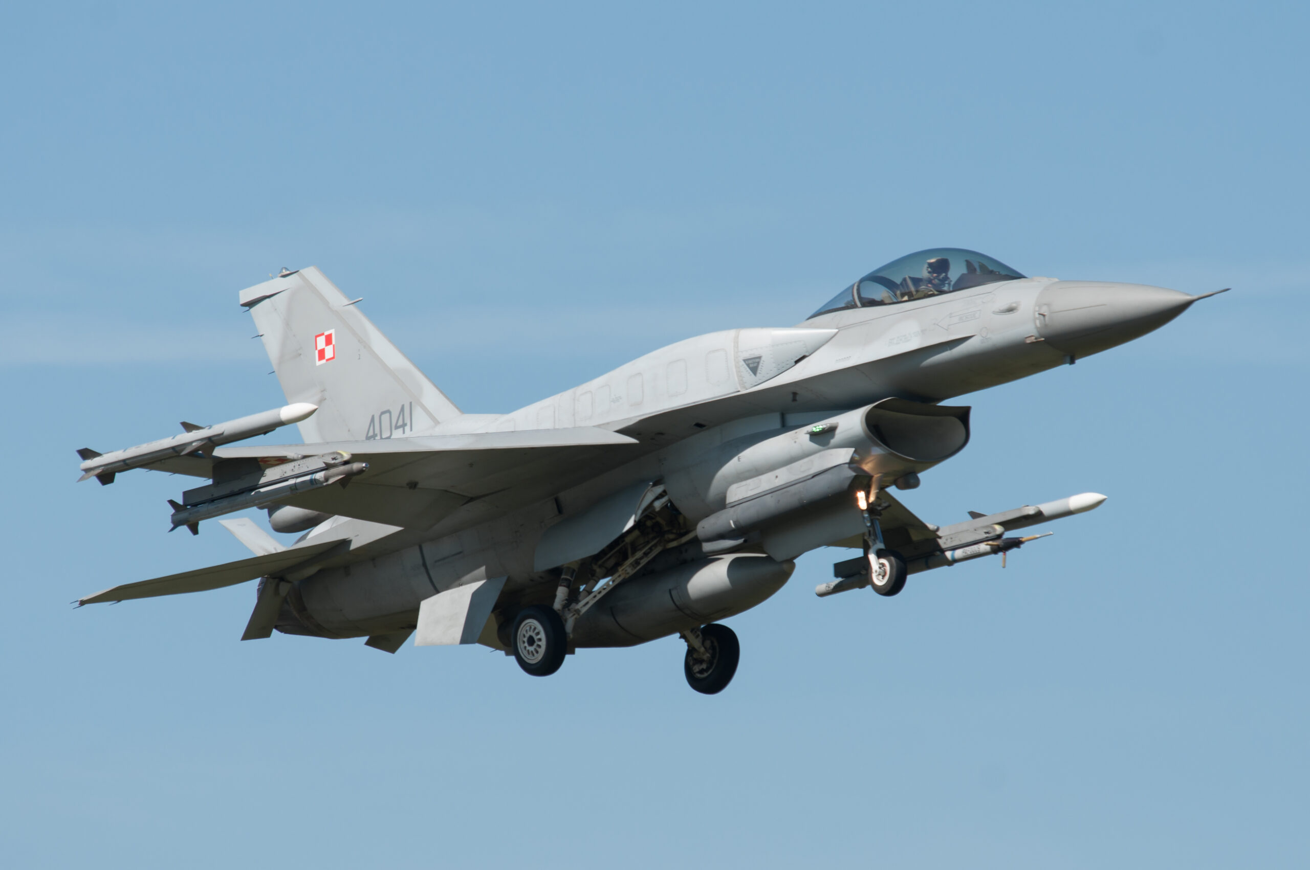 F-16 Poland missiles