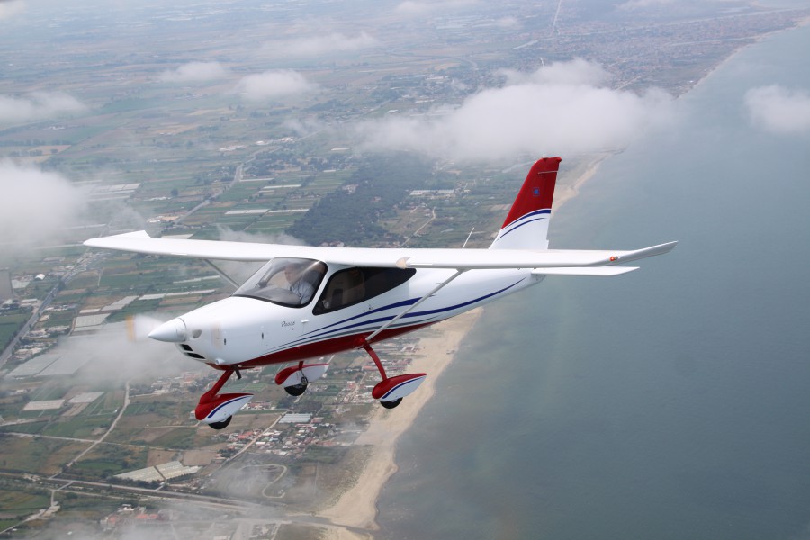 Tecnam entrega en Serbia dos P2008 y un P2006 a Prince Aviation