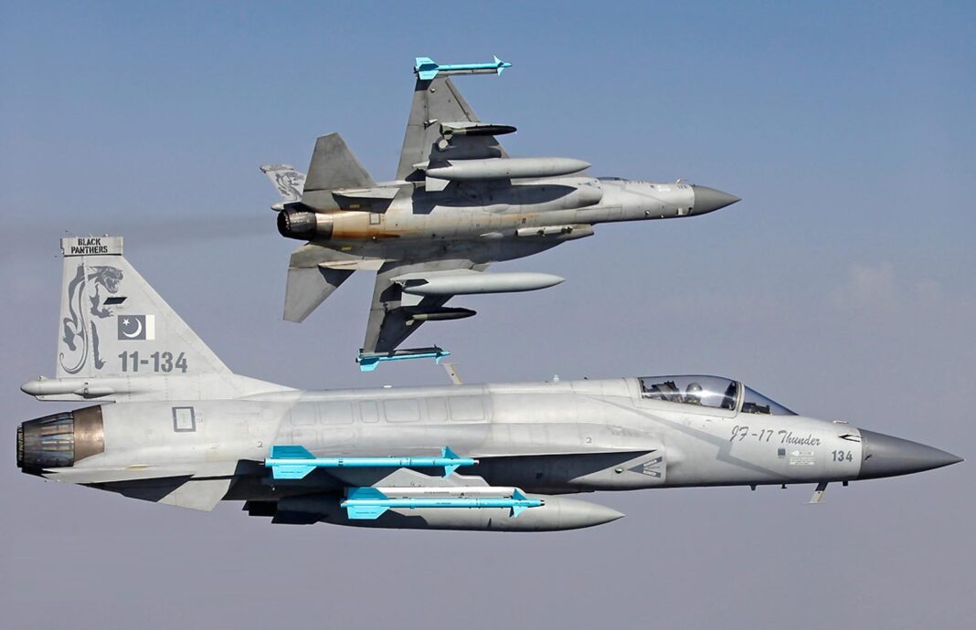 JF-17 Thunder ataques aéreos en Irán