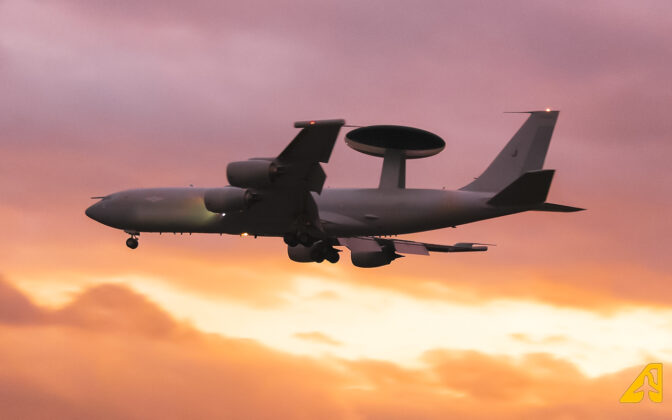 Boeing E-3D Sentry - Comodoro Arturo Merino Benítez Int. Airport