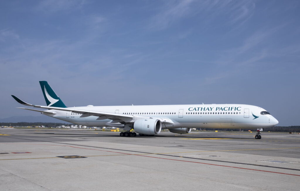 Cathay Pacific Milan, Italia