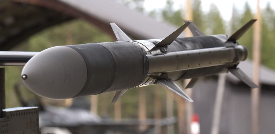 AIM-120C8 AMRAAM