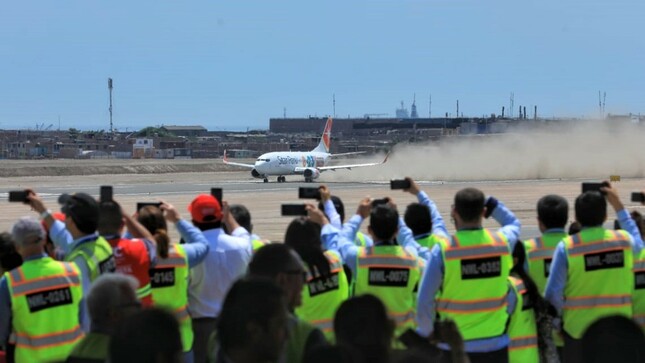 Primer despegue desde la segunda pista del Aeropuerto Internacional Jorge Chávez de Lima. Crédito: MTC.