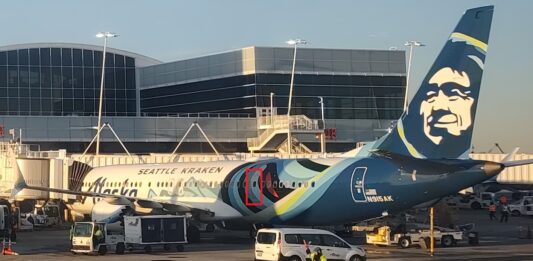 Boeing 737-9 Alaska aft door