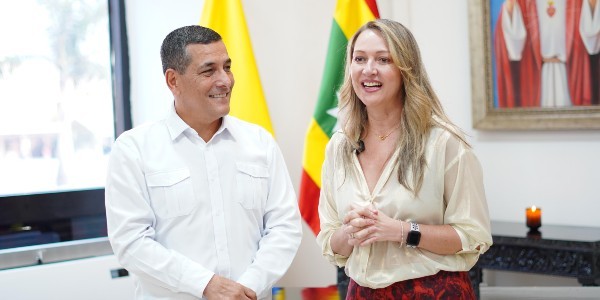 Paula Cortés Calle -Presidente de ANATO y Dumek Turbay- Alcalde de Cartagena